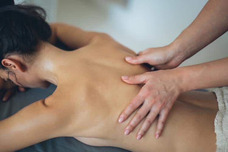 Come fare un massaggio erotico: i nostri consigli